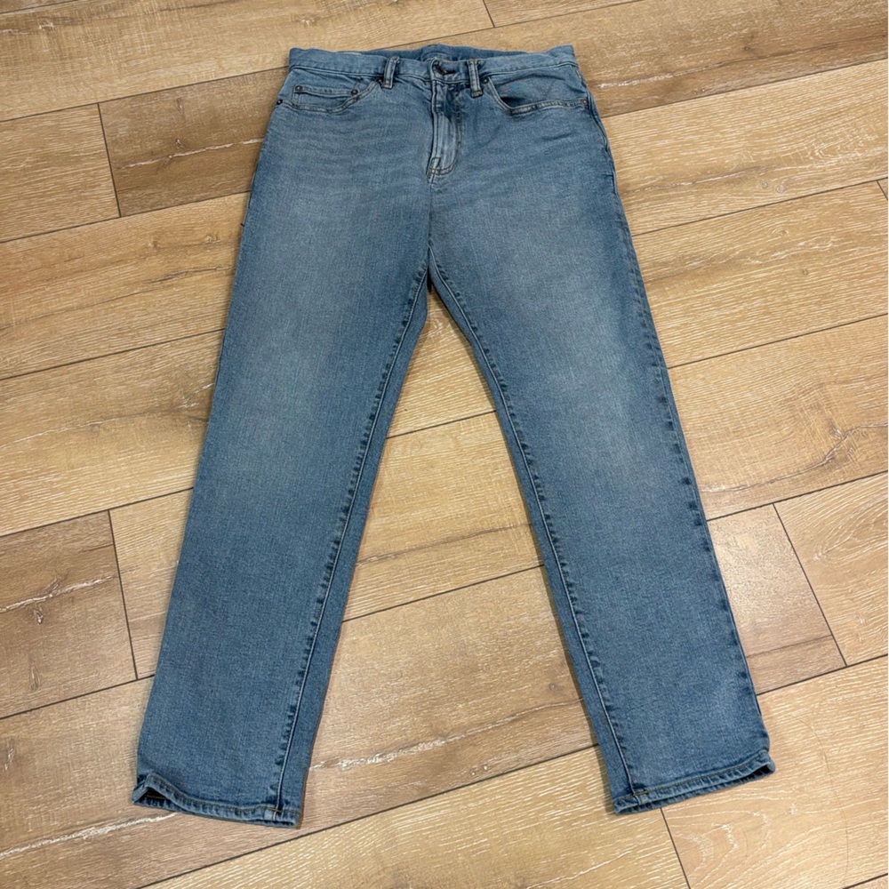 Gap Straight Fit Jeans | Medium‎ Wash | Size 31x32